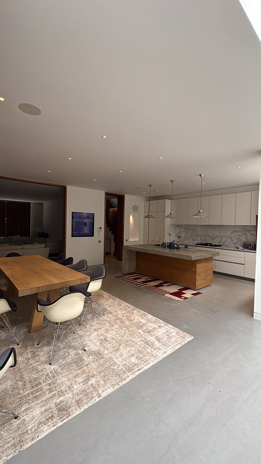 Spotlessly clean living room after a Clapham Homes clean in South West London
